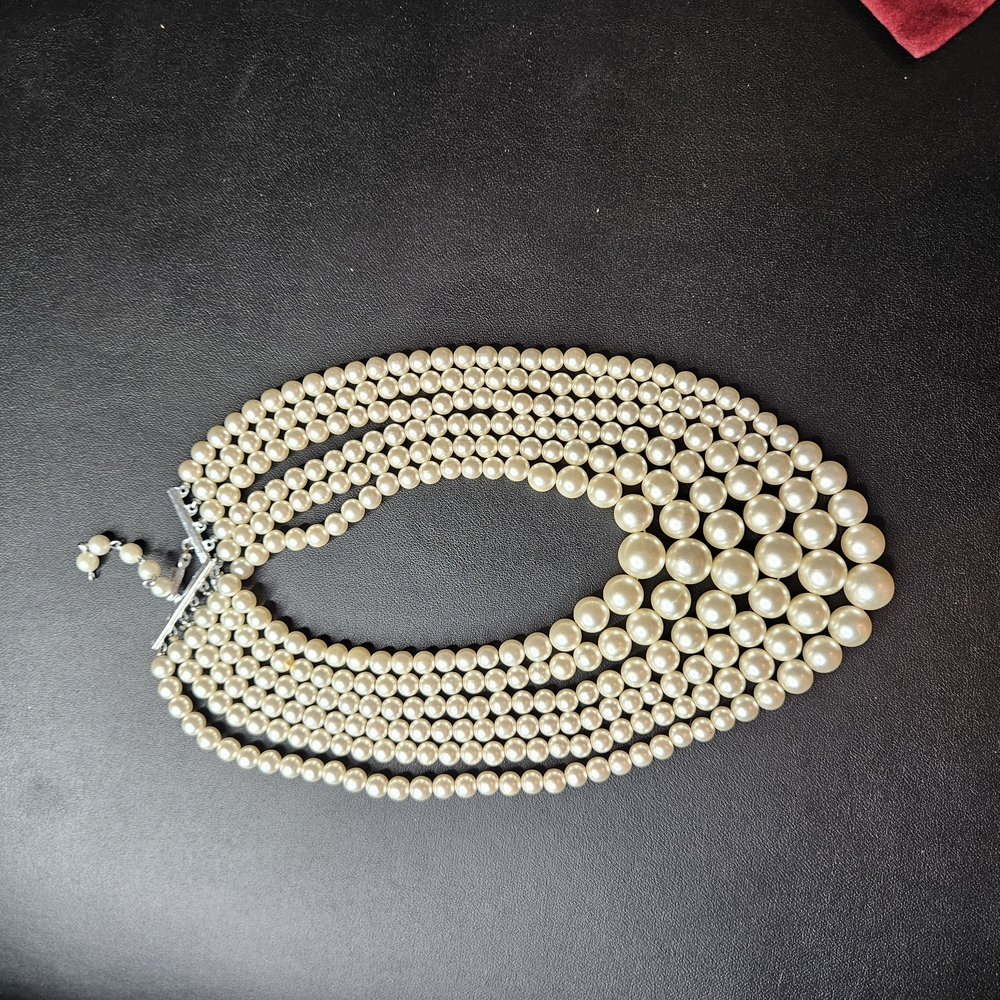 Elegant Cream Pearl Necklace